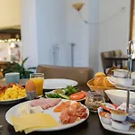 辉特格酒店 酒店 3*